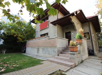  6 rooms villa #15651 - BLISS Imobiliare