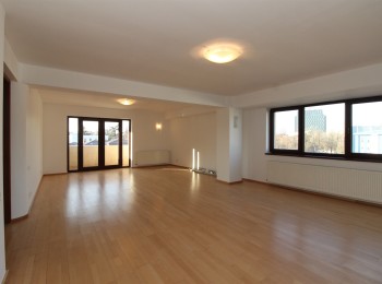 de inchiriat apartament 4 camere #8848 - BLISS Imobiliare