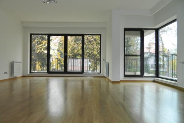 To rent Expat client from South America is  looking for an unfurnished 3 bedroom apartment, near Piata Romana - Victoriei Square