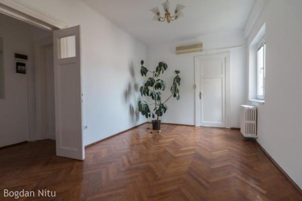 To buy looking for 2-3 bedroom apartment Pta Victoriei,  Bucharest