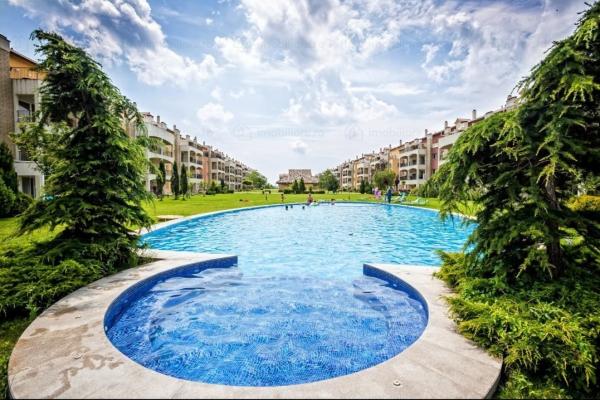 De închiriat Familia de expati caută un apartament mobilat cu 3 dormitoare în complexul Ibiza Sol