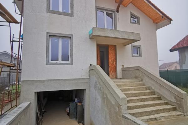 To buy House with minimum 4 bedrooms and minimum 200 sqm garden